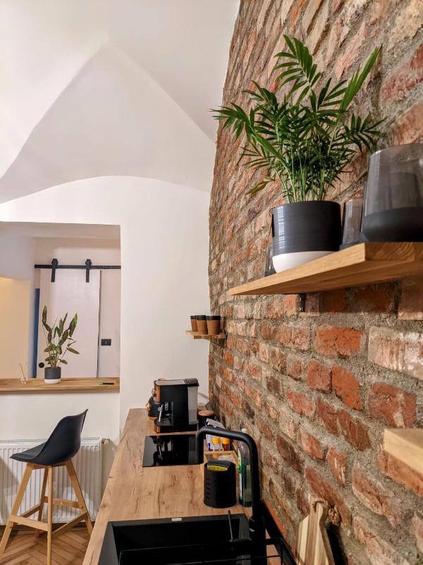 The Industrique Home - 3 Bedroom Apartment - image 2
