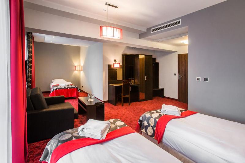 Quadruple Room image 1