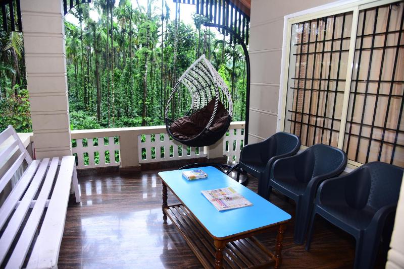 Mourya Homestay - 2BH Estate Balcony - image 8