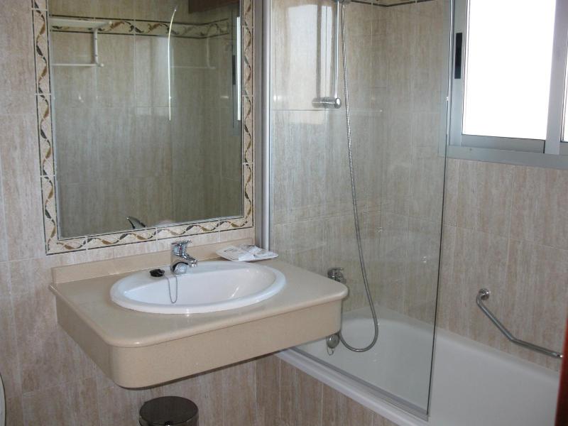 Triple Room image 2