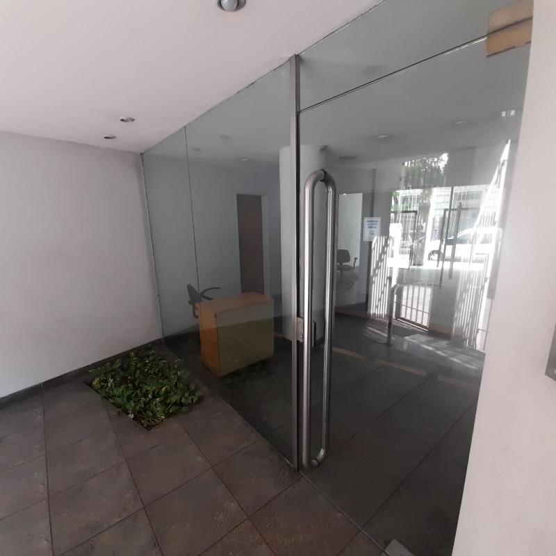 Departamento céntrico con cochera. - image 10