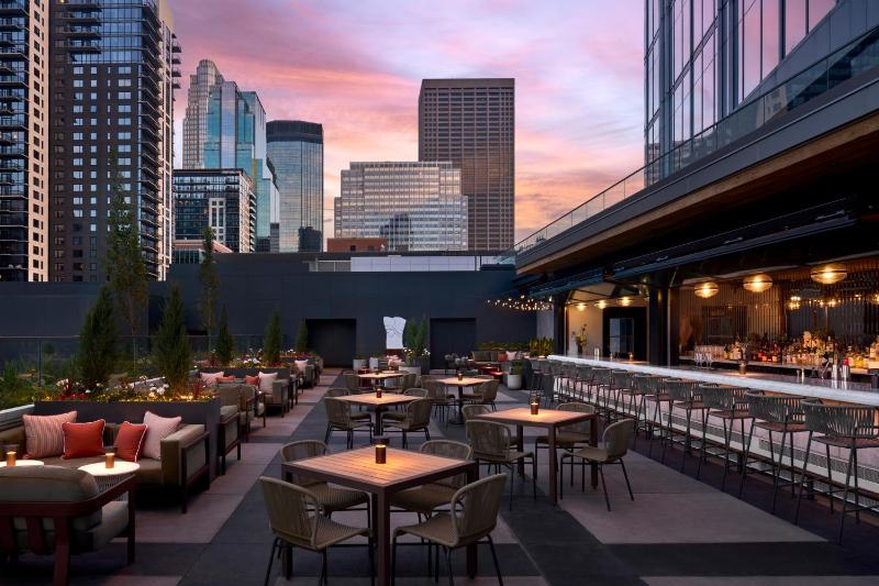 Four Seasons Hotel Minneapolis - image 45