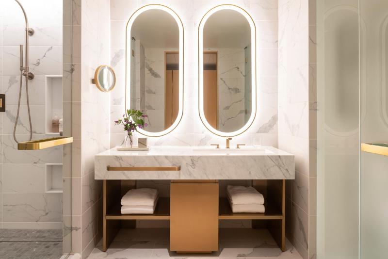 Four Seasons Hotel Minneapolis - image 20