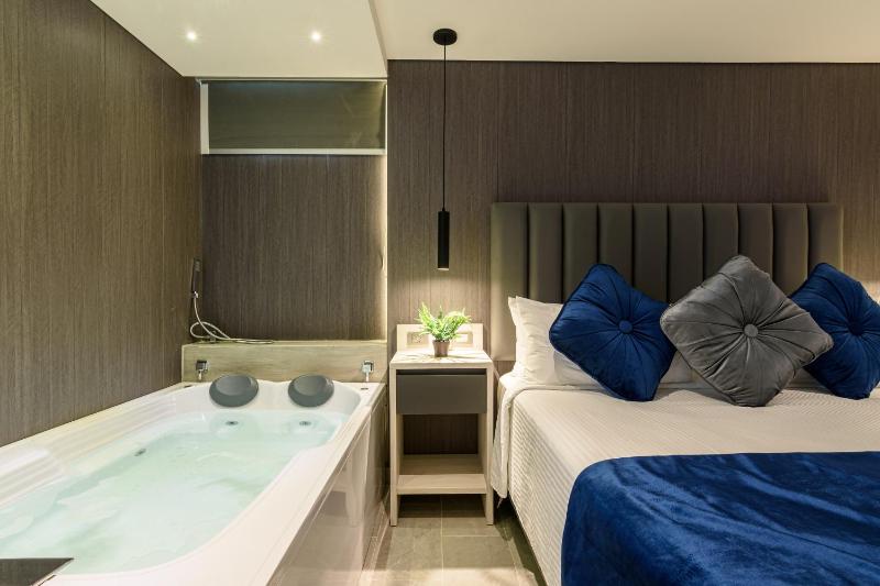 4 Sur Hotel - image 7