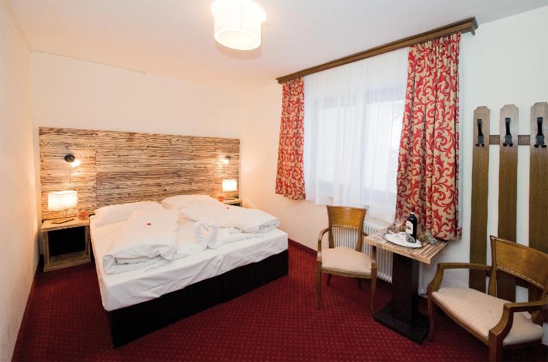 Budget Double Room image 2
