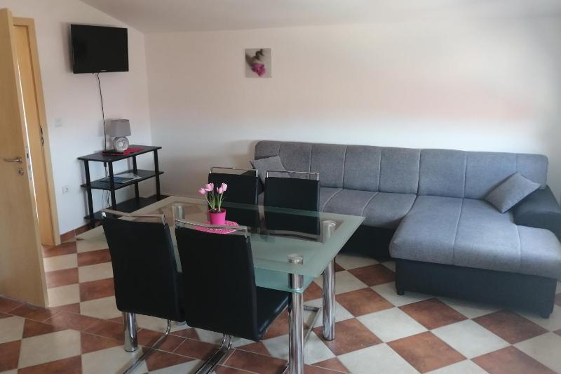 Apartments with parking space Vir - 20183 - image 16
