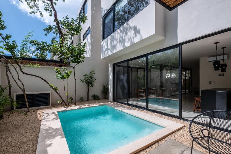 Casa Jungla - Awesome Villa in the jungle close to beach and nightlife by Staypodio Images