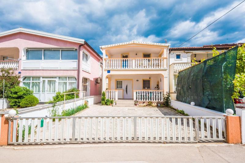 Apartment Bubanovic - image 12