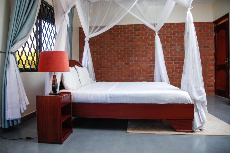 Fred and Winnie BnB - image 5