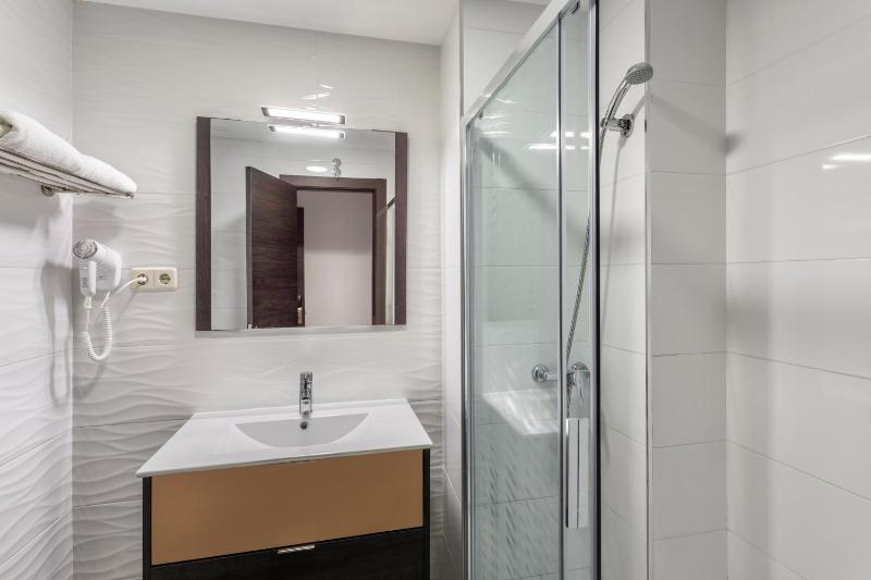 Single Room image 2