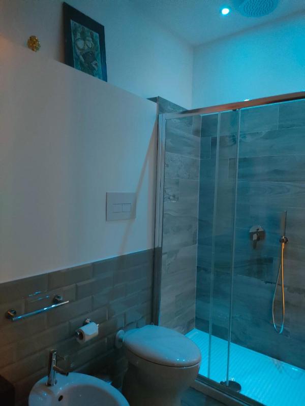 Double Room with Balcony image 4