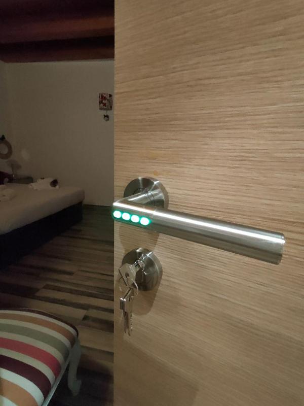 Double Room with Balcony image 3