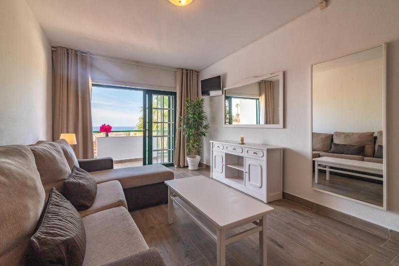 Superior One-Bedroom Apartment with Balcony image 3