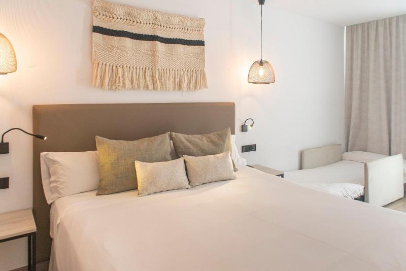 Triple Room image 3