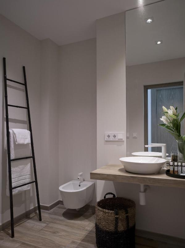 Budget Double or Twin Room image 2