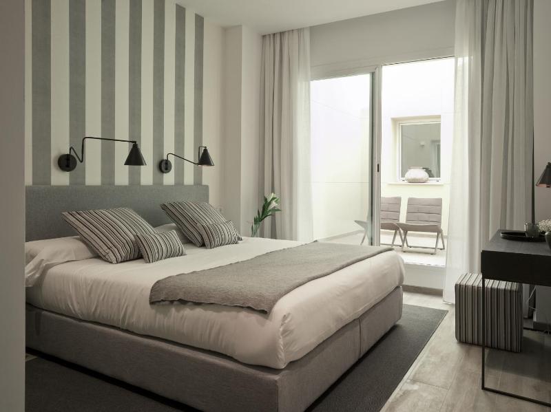 Premium Double Room image 1
