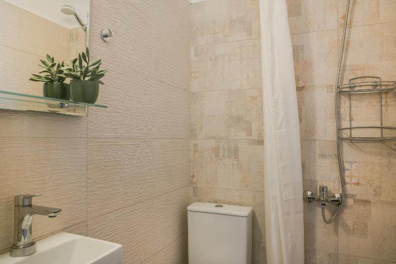 Queen Bee Residence - image 12