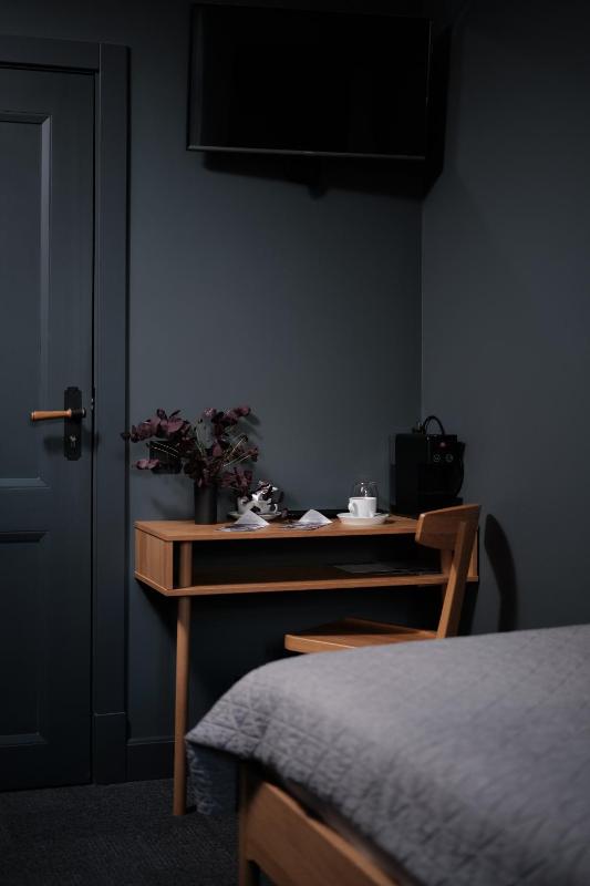 Single Room image 4