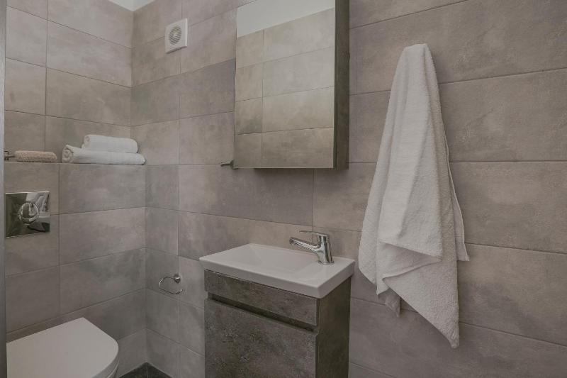 Queen Bee Residence - image 34