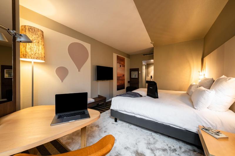 Superior Double Room image 3
