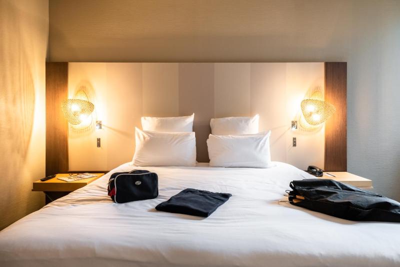 Standard Double Room image 4