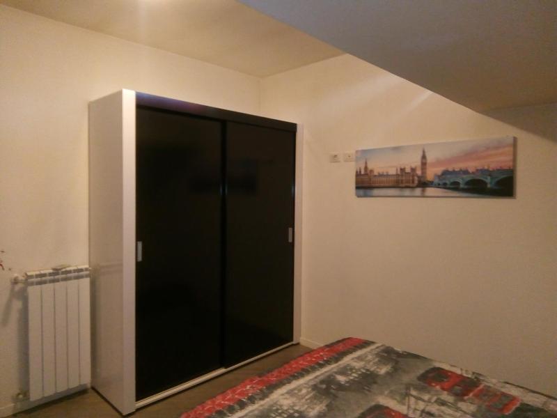 One-Bedroom Apartment image 2