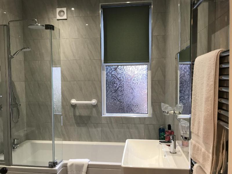Double Room with Private Bathroom image 4