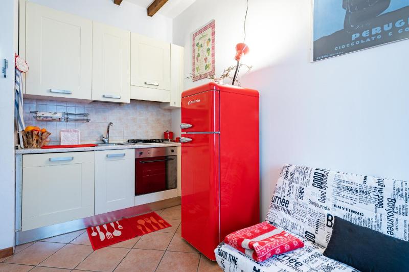GuestHost - Parma Historic Center Apartment 7min from Duomo - image 13