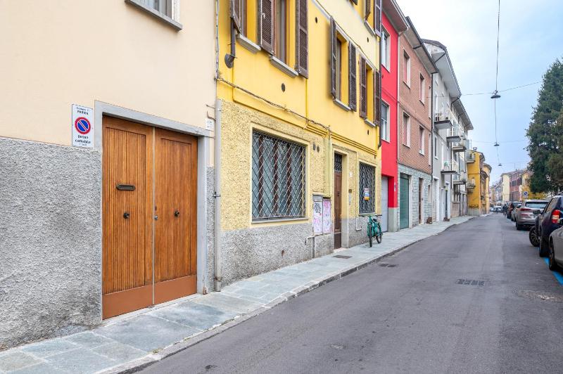 GuestHost - Parma Historic Center Apartment 7min from Duomo - image 4