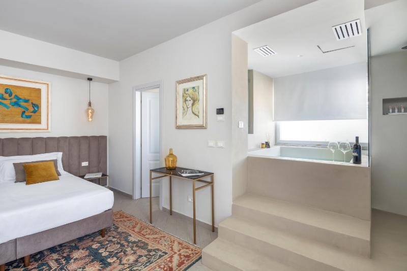 Suite with Private Pool image 3