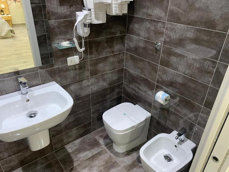Luxury Quadruple Room image 2