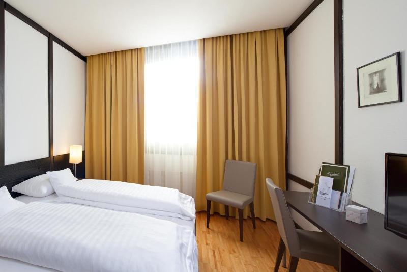 Hotel Central - image 13