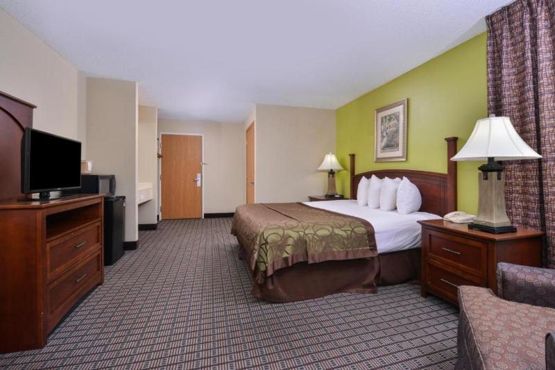 King Room image 4