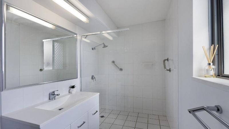 Merrima Court Unit 14 Kings Beach QLD - image 2