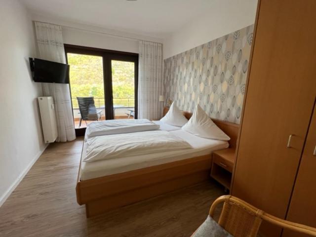 Apartment with Balcony and River View image 4