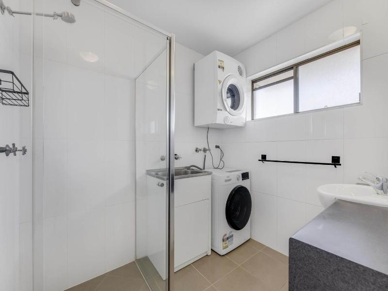 Tarrohan Lodge Unit 7 Kings Beach QLD - image 2