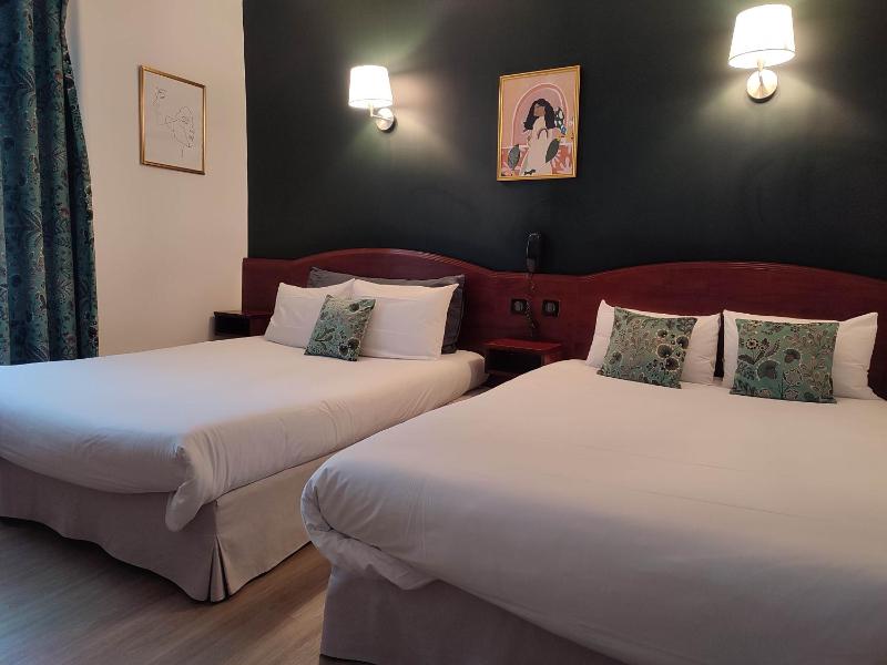 Quadruple Room image 4