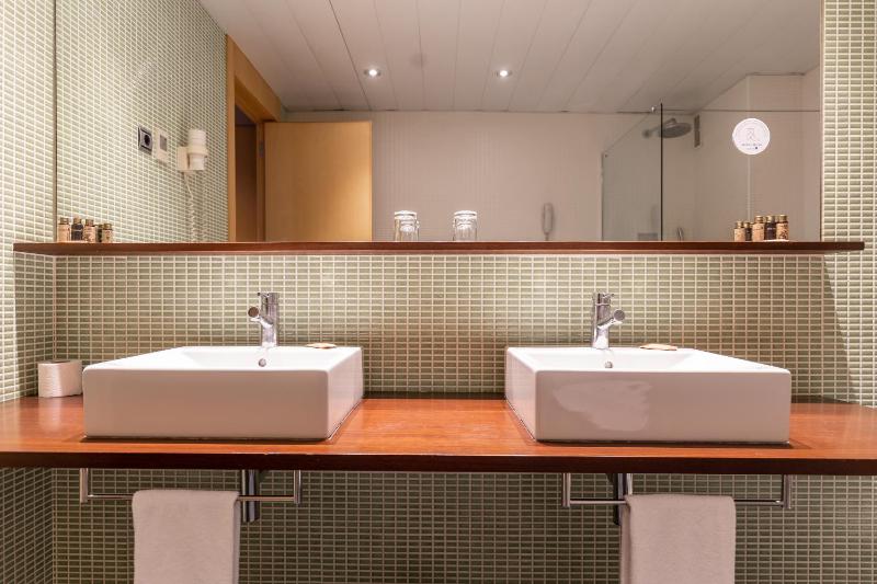 Superior Double Room image 4