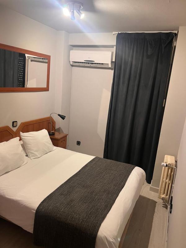 Single Room image 1