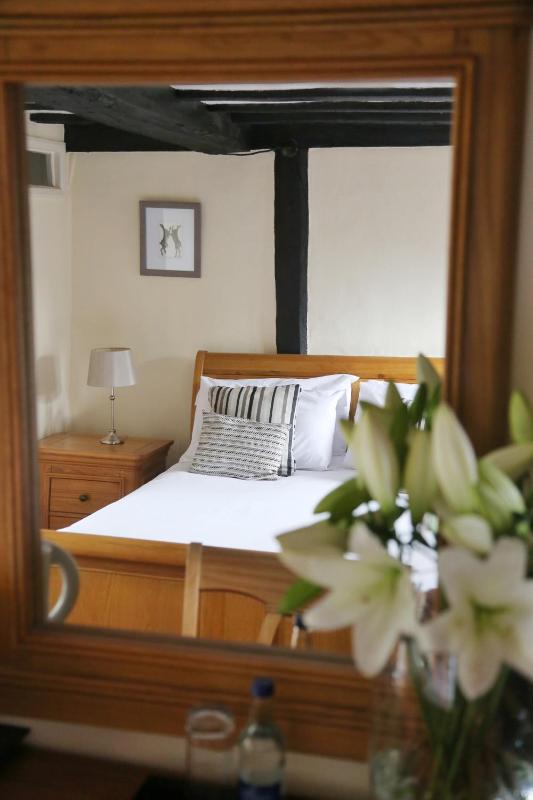 Small Double Room image 3