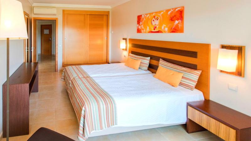 One-Bedroom Apartment with Sea View image 1