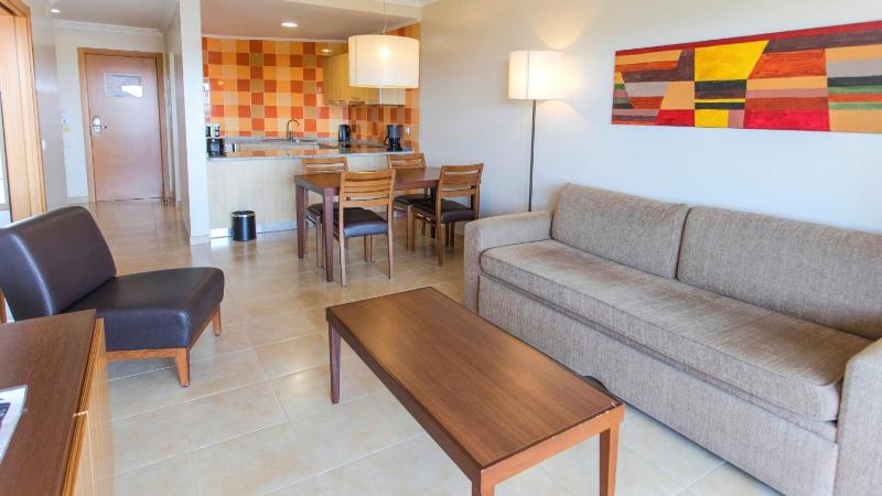 One-Bedroom Apartment with Sea View image 4
