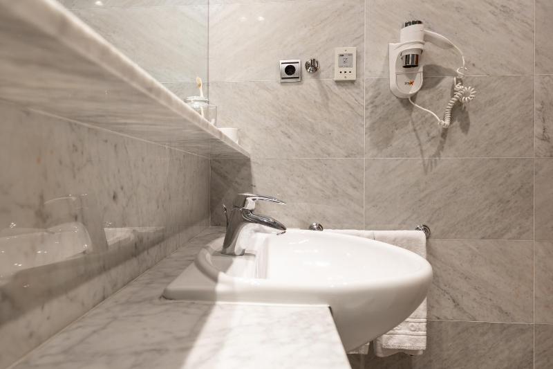 Double or Twin Room (1-2 Adults) image 1