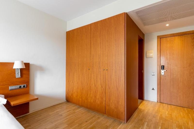 Double Room with Rambla View image 3