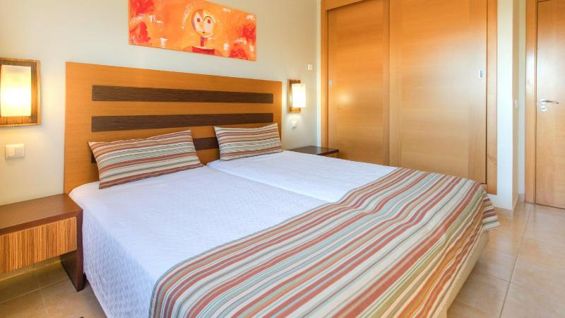 Standard Two-Bedroom Apartment with Garden View image 3