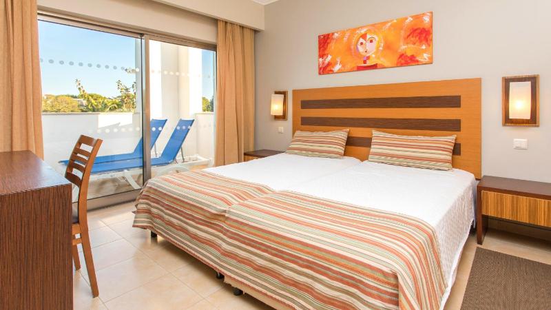 Standard Two-Bedroom Apartment with Garden View image 1