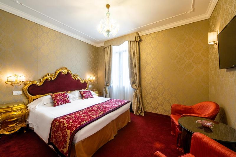 Superior Double Room with San Marco View image 1