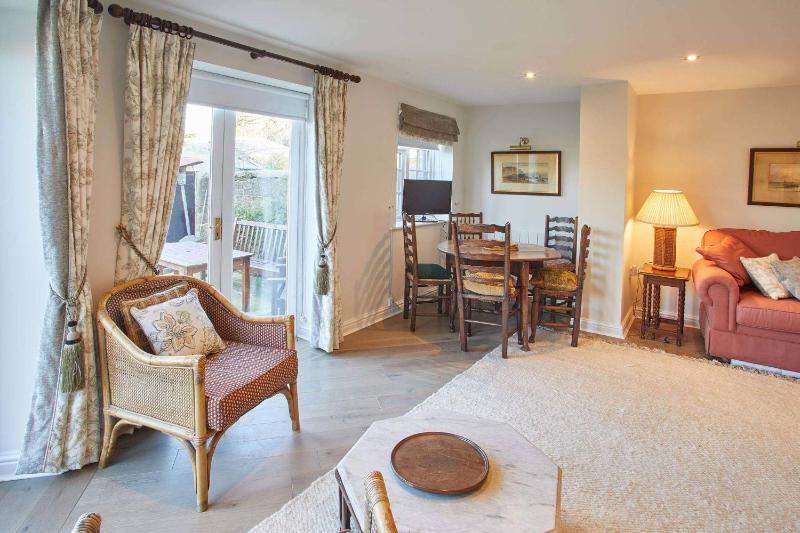 Two-Bedroom House image 3