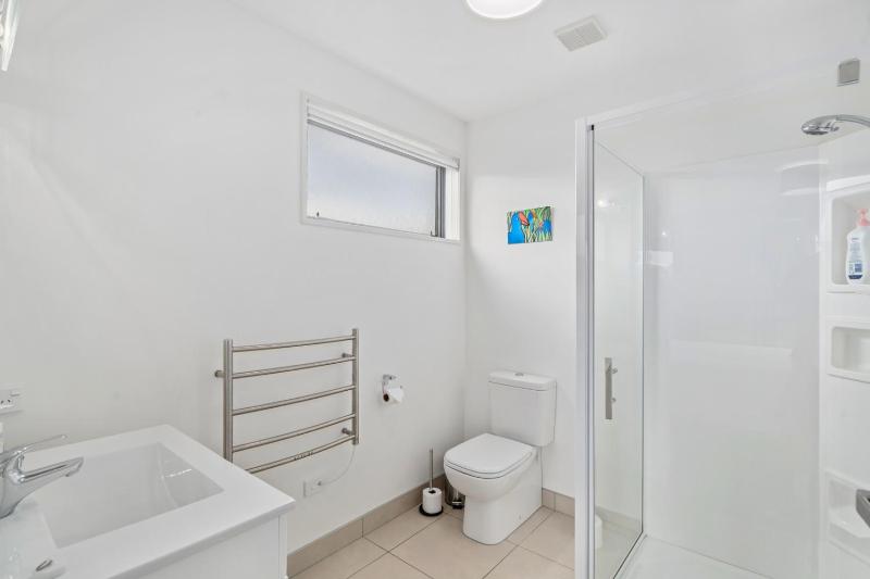 Urban Oasis - Wanaka Holiday Home - image 15
