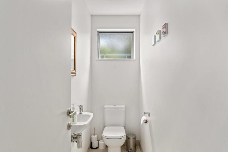 Urban Oasis - Wanaka Holiday Home - image 5